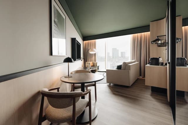 DoubleTree by Hilton Amsterdam Centraal Station-One Bedroom Superior Suite High Floor-4