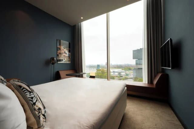 Van der Valk Hotel Amsterdam Zuidas-Comfort Sky Room, Top Floor-2