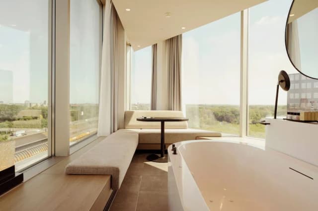 Van der Valk Hotel Amsterdam Zuidas-Suite, 1 King Bed, Hot Tub-26