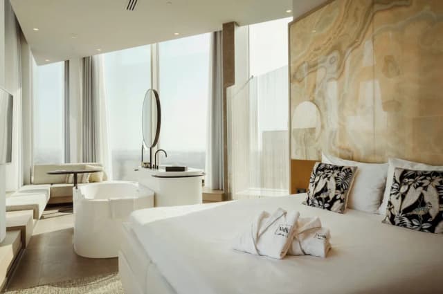 Van der Valk Hotel Amsterdam Zuidas-Suite, 1 King Bed, Hot Tub-1