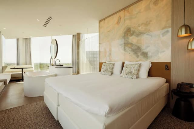 Van der Valk Hotel Amsterdam Zuidas-Suite, 1 King Bed, Hot Tub-13