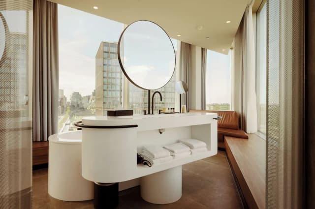 Van der Valk Hotel Amsterdam Zuidas-Suite, 1 King Bed, Hot Tub-37