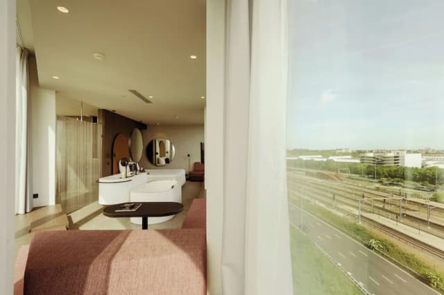 Van der Valk Hotel Amsterdam Zuidas-Suite, 1 King Bed, Hot Tub-36