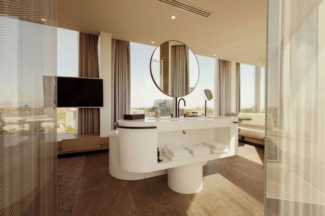 Van der Valk Hotel Amsterdam Zuidas-Suite, 1 King Bed, Hot Tub-15