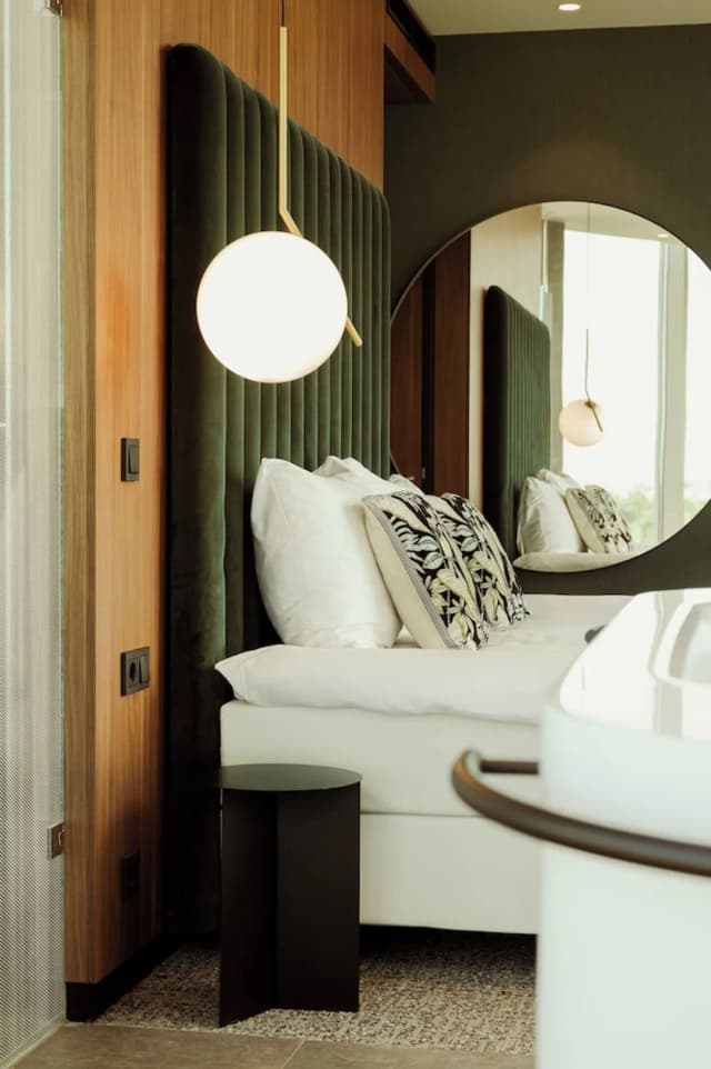 Van der Valk Hotel Amsterdam Zuidas-Suite, 1 King Bed, Hot Tub-8