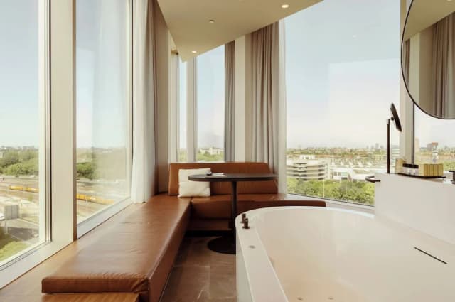 Van der Valk Hotel Amsterdam Zuidas-Suite, 1 King Bed, Hot Tub-7