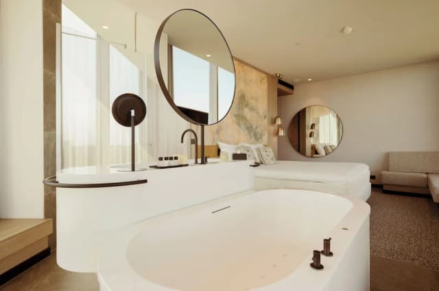 Van der Valk Hotel Amsterdam Zuidas-Suite, 1 King Bed, Hot Tub-40