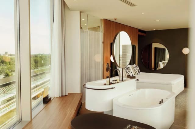 Van der Valk Hotel Amsterdam Zuidas-Suite, 1 King Bed, Hot Tub-18