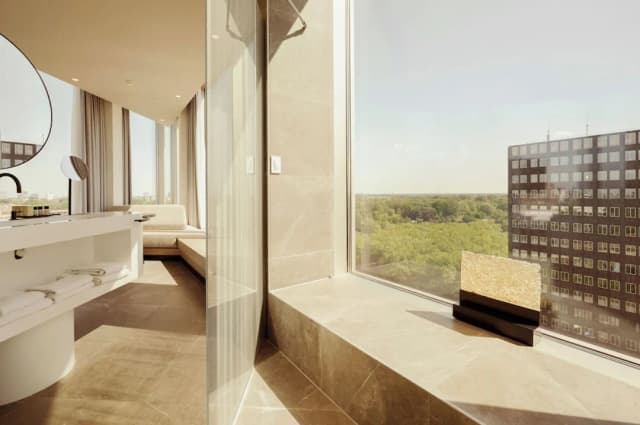 Van der Valk Hotel Amsterdam Zuidas-Suite, 1 King Bed, Hot Tub-43