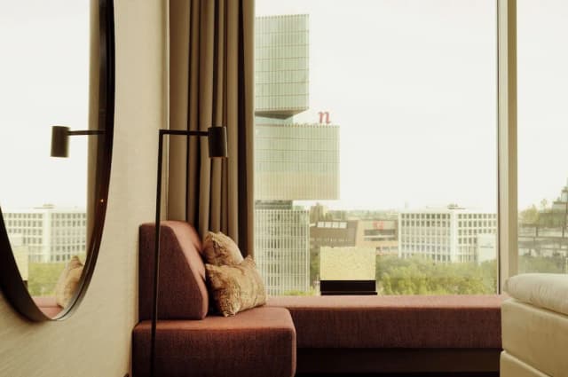 Van der Valk Hotel Amsterdam Zuidas-Suite, 1 King Bed, Hot Tub-9