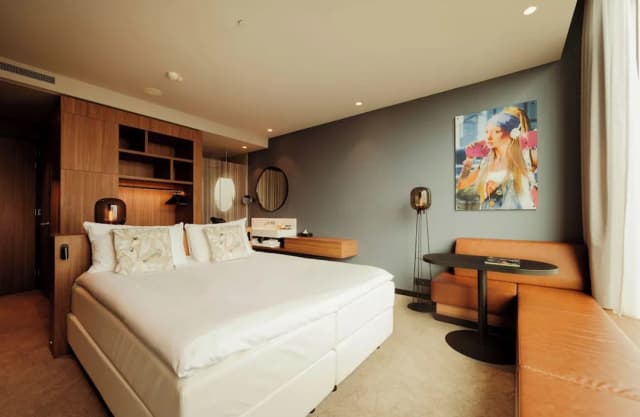 Van der Valk Hotel Amsterdam Zuidas-Comfort Room, 1 King Bed-11