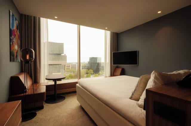 Van der Valk Hotel Amsterdam Zuidas-Comfort Room, 1 King Bed-7
