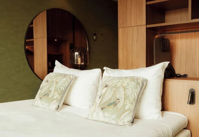 Van der Valk Hotel Amsterdam Zuidas-Comfort Room, 1 King Bed-6