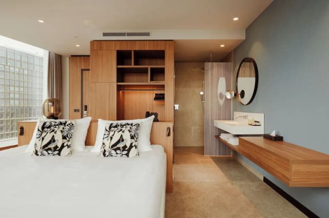 Van der Valk Hotel Amsterdam Zuidas-Superior Room, 1 King Bed-3