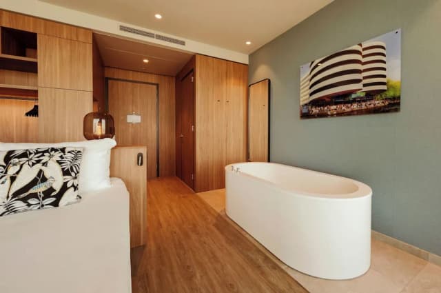 Van der Valk Hotel Amsterdam Zuidas-Junior Suite, 1 King Bed-9