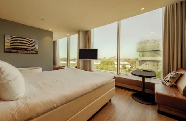 Van der Valk Hotel Amsterdam Zuidas-Junior Suite, 1 King Bed-1