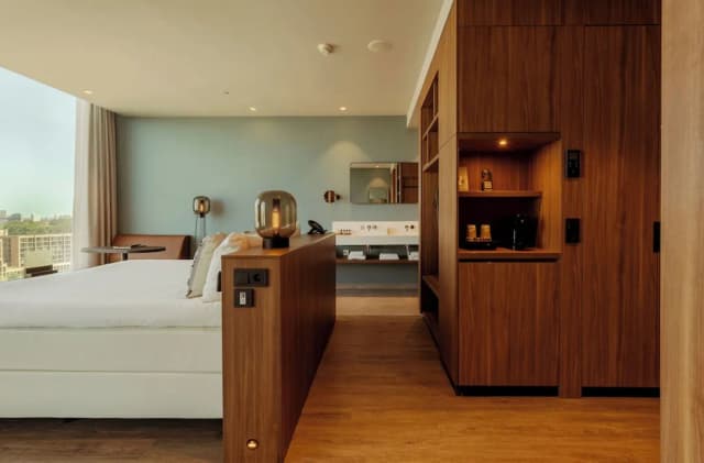 Van der Valk Hotel Amsterdam Zuidas-Junior Suite, 1 King Bed-2