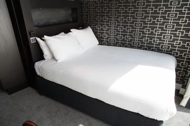 ダブルツリー バイ ヒルトン ホテル アムステルダム - NDSM ワーフ-ルーム ダブルベッド 1 台 禁煙-1