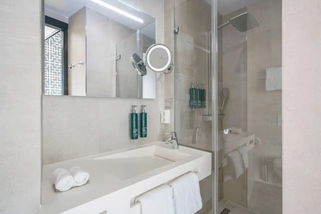 ダブルツリー バイ ヒルトン ホテル アムステルダム - NDSM ワーフ-ルーム ダブルベッド 1 台 禁煙 (Water View)-8