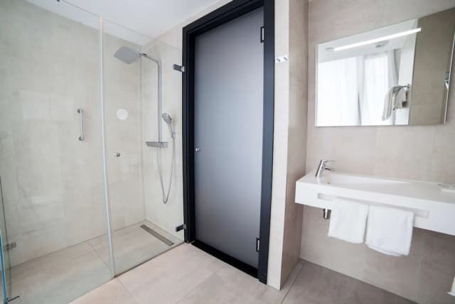 ダブルツリー バイ ヒルトン ホテル アムステルダム - NDSM ワーフ-スーペリア ルーム クイーンベッド 1 台 禁煙 (Water View)-6