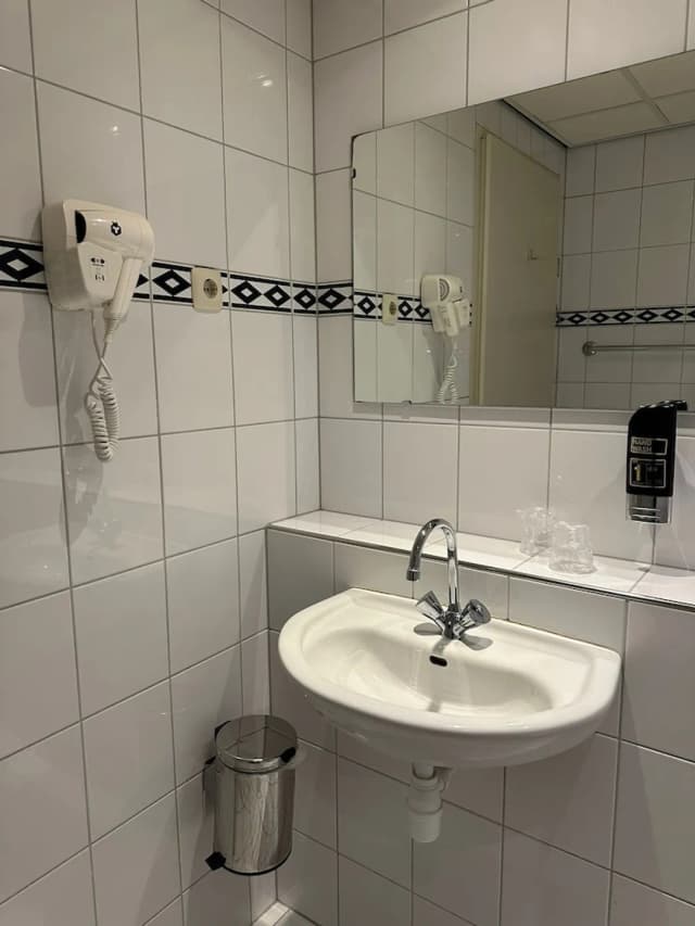 Westlake Hotels Amsterdam-Triple Room-5