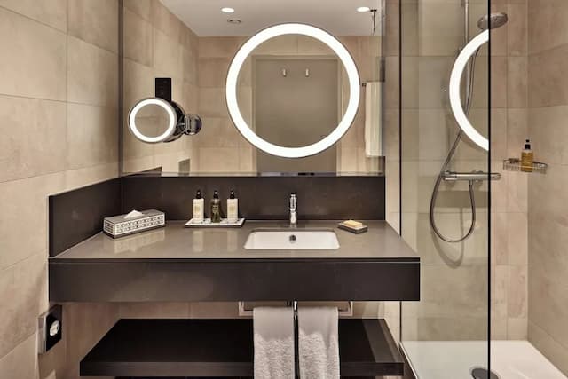 Hilton Vienna Park-Executive Room, 1 King Bed-9