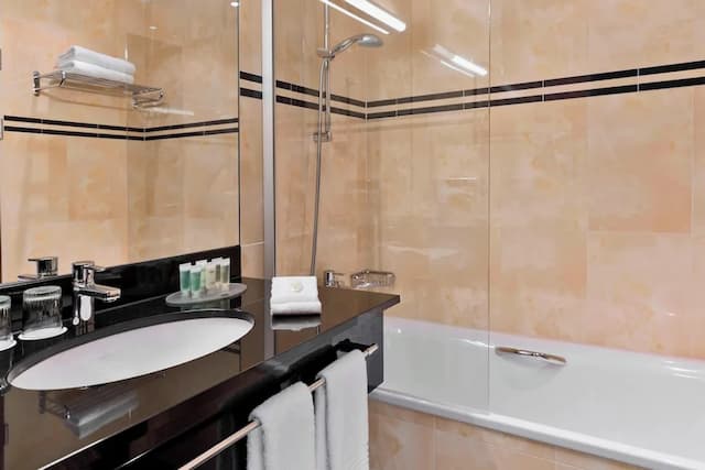 Courtyard Vienna Prater/Messe-Standard Room, 1 King Bed-6