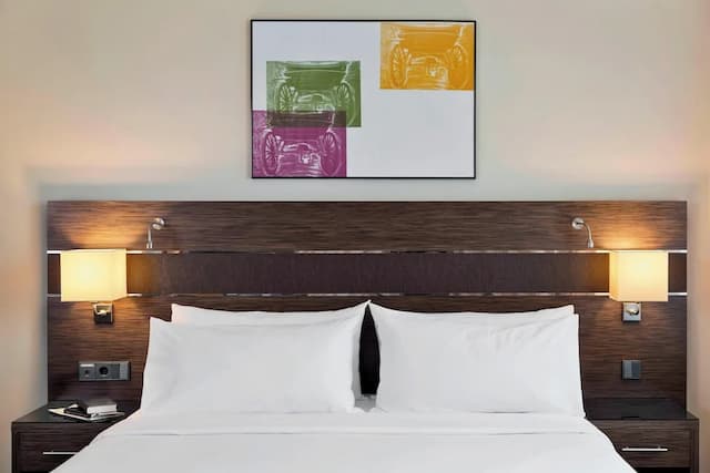 Courtyard Vienna Prater/Messe-Deluxe Room, 1 King Bed-1