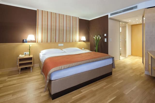 Austria Trend Hotel Ananas-Classic Double Room-4