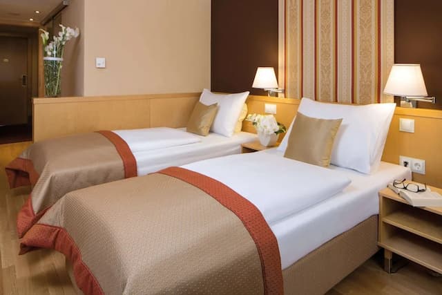 Austria Trend Hotel Ananas-Classic Twin Room-2