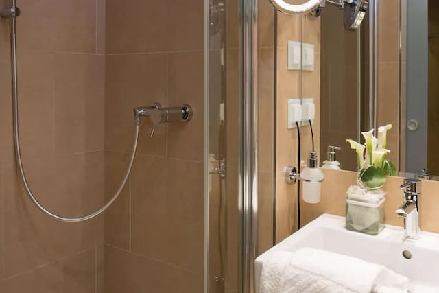 Austria Trend Hotel Ananas-Classic Twin with extra bed-7