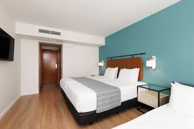 Exe Vienna-Standard Triple Room-4