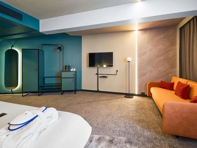 Novotel Praha Wenceslas Square-Family Room, 1 Double Bed with Sofa bed (Executive)-7