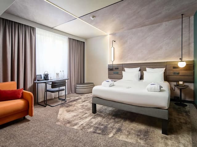 Novotel Praha Wenceslas Square-Family Room, 1 Double Bed with Sofa bed (Executive)-1