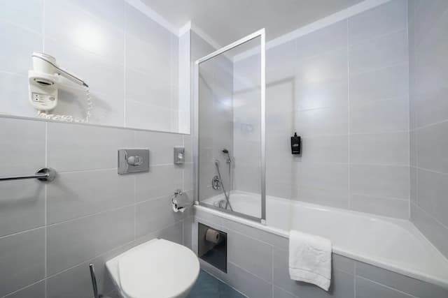 Hotel Ehrlich Prague-Superior Quadruple Room-10