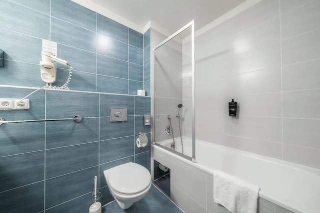 Hotel Ehrlich Prague-Superior Quadruple Room-9