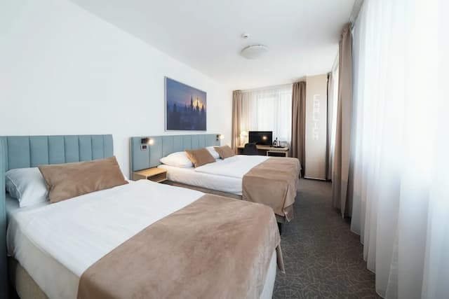 Hotel Ehrlich Prague-Superior Quadruple Room-1