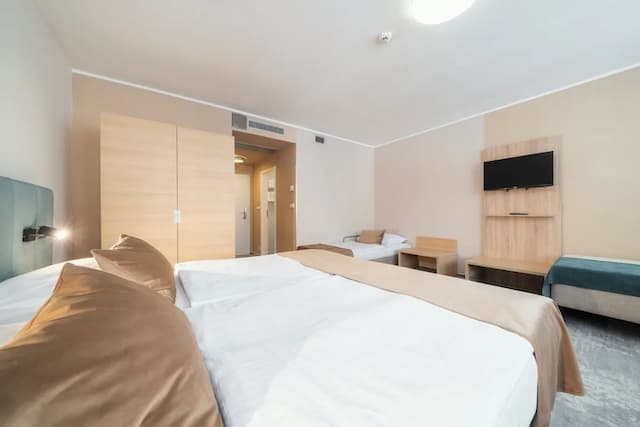 Hotel Ehrlich Prague-Superior Quadruple Room-6