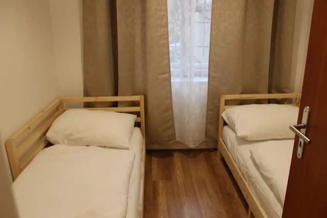 Gallery Hotel SIS-Standard Triple Room-1