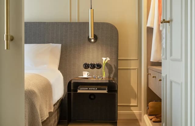 El Avenida Palace Hotel-Basic Double Room-1