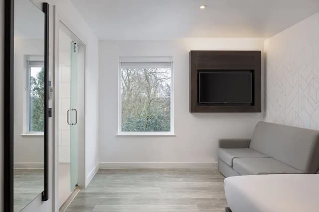 Four Points Flex by Sheraton London Shoreditch East-Family Room, 1 Double Bed-2