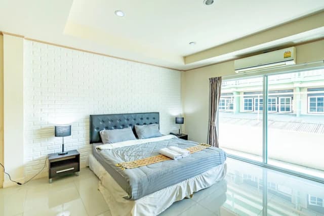 Ice Residence Suvarnabhumi Airport Hotel-Deluxe Room-1