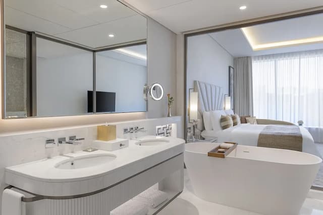 더 세인트 레지스 두바이, 더 팜-Deluxe King Room with City View KYMA beach access Signature St. Regis Butler Service-2