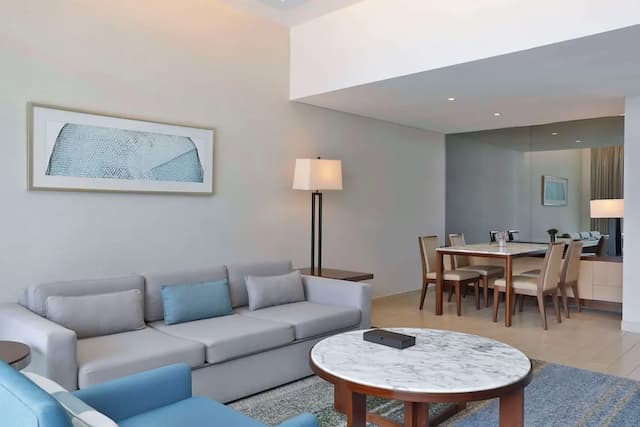 ダブルツリー・バイ・ヒルトン・ドバイ - ジュメイラ ビーチ-ファミリー スイート 2 ベッドルーム バルコニー-1