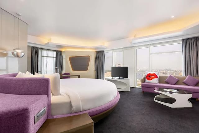 V ホテル ドバイ、キュリオ コレクション バイ ヒルトン-デラックス スイート (Round Bed)-1