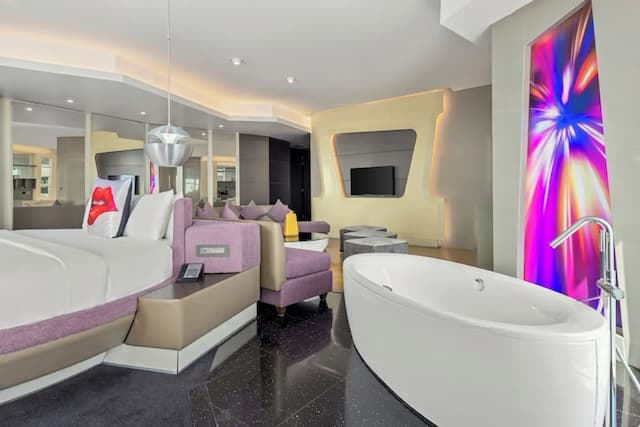 V ホテル ドバイ、キュリオ コレクション バイ ヒルトン-ラグジュアリー スイート (Round Bed Valor Suite)-4