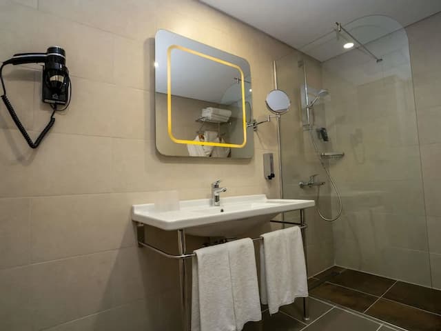 ibis Styles Istanbul Bomonti-Standard Twin Room, 2 Twin Beds-8