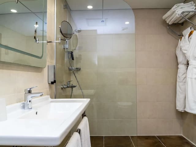 ibis Styles Istanbul Bomonti-Room, Multiple Beds, Connecting Rooms-11