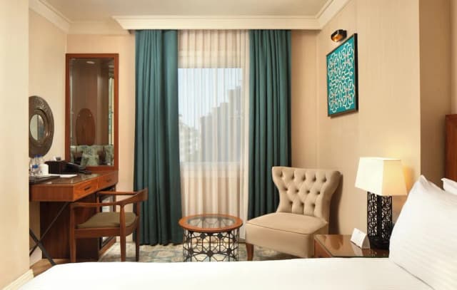 골든 에이지 호텔 타크심-SUPERIOR TWIN / FRENCH-4