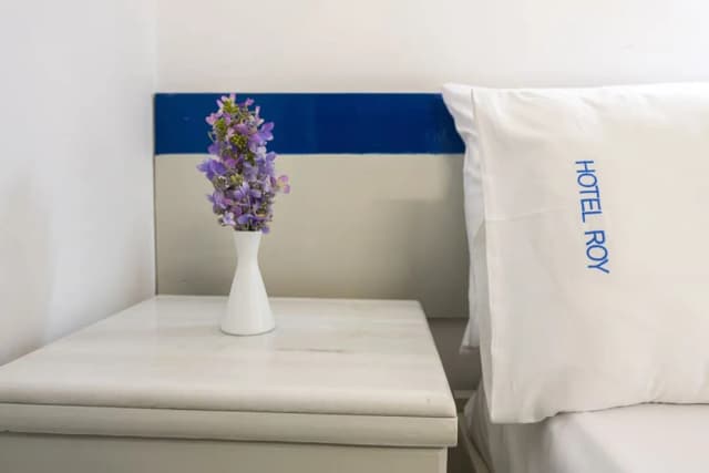 ROY Hotel-Standard Triple Room-4